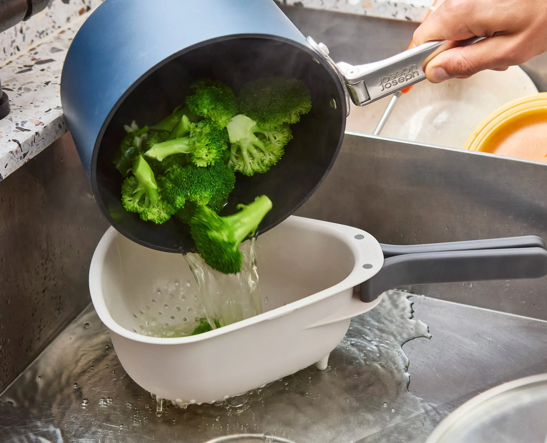 Joseph Joseph Droplet Large White Colander with Folding Handle- Colanders & Strainers