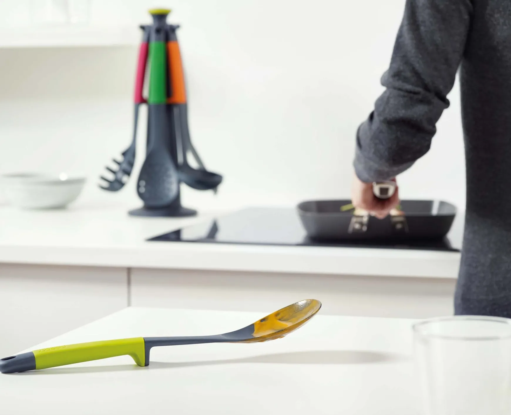 Joseph Joseph Elevate™ 6-piece Utensils Carousel Set with Tongs- Kitchen Utensils & Gadgets