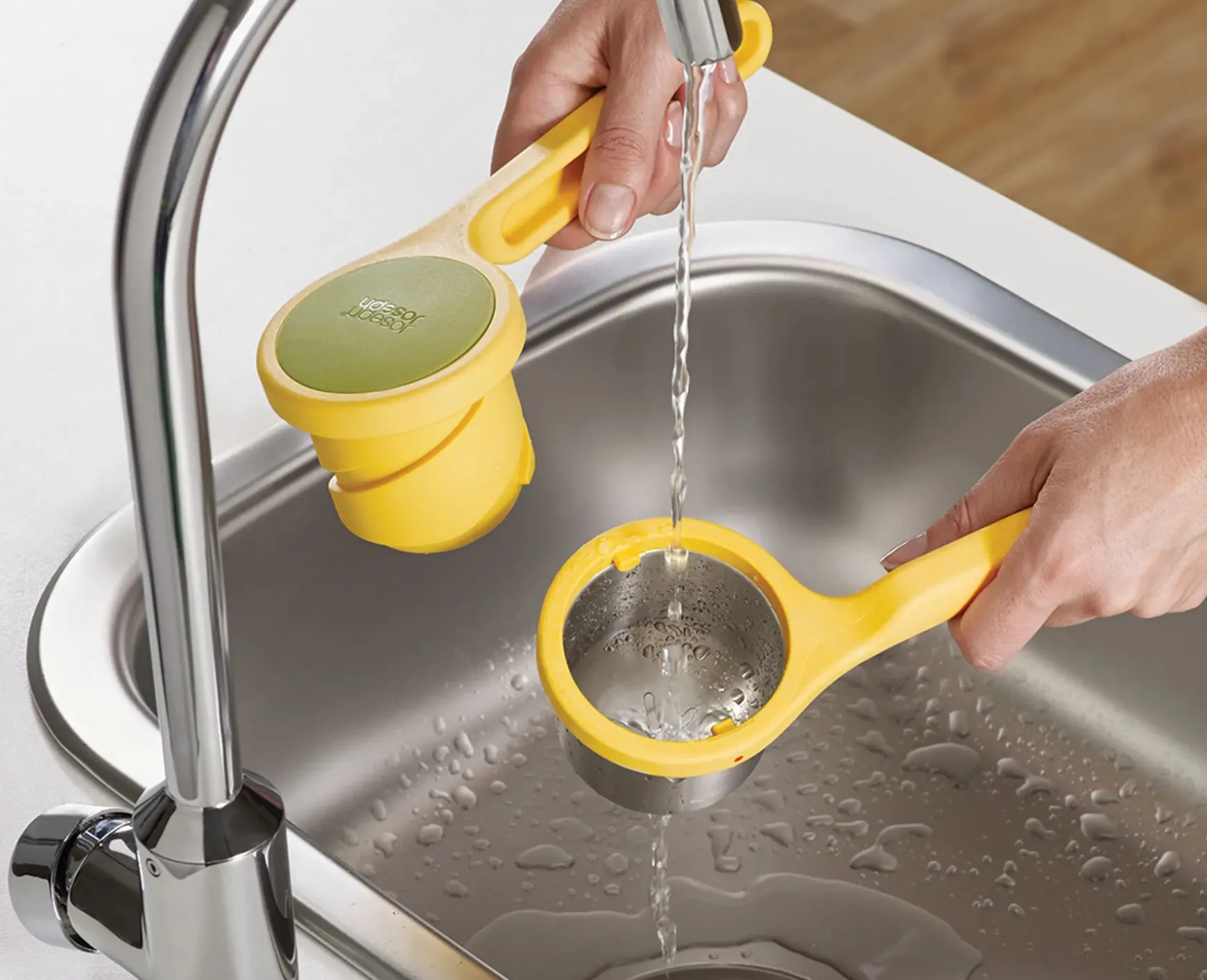 Joseph Joseph Helix Citrus Juicer- Barware