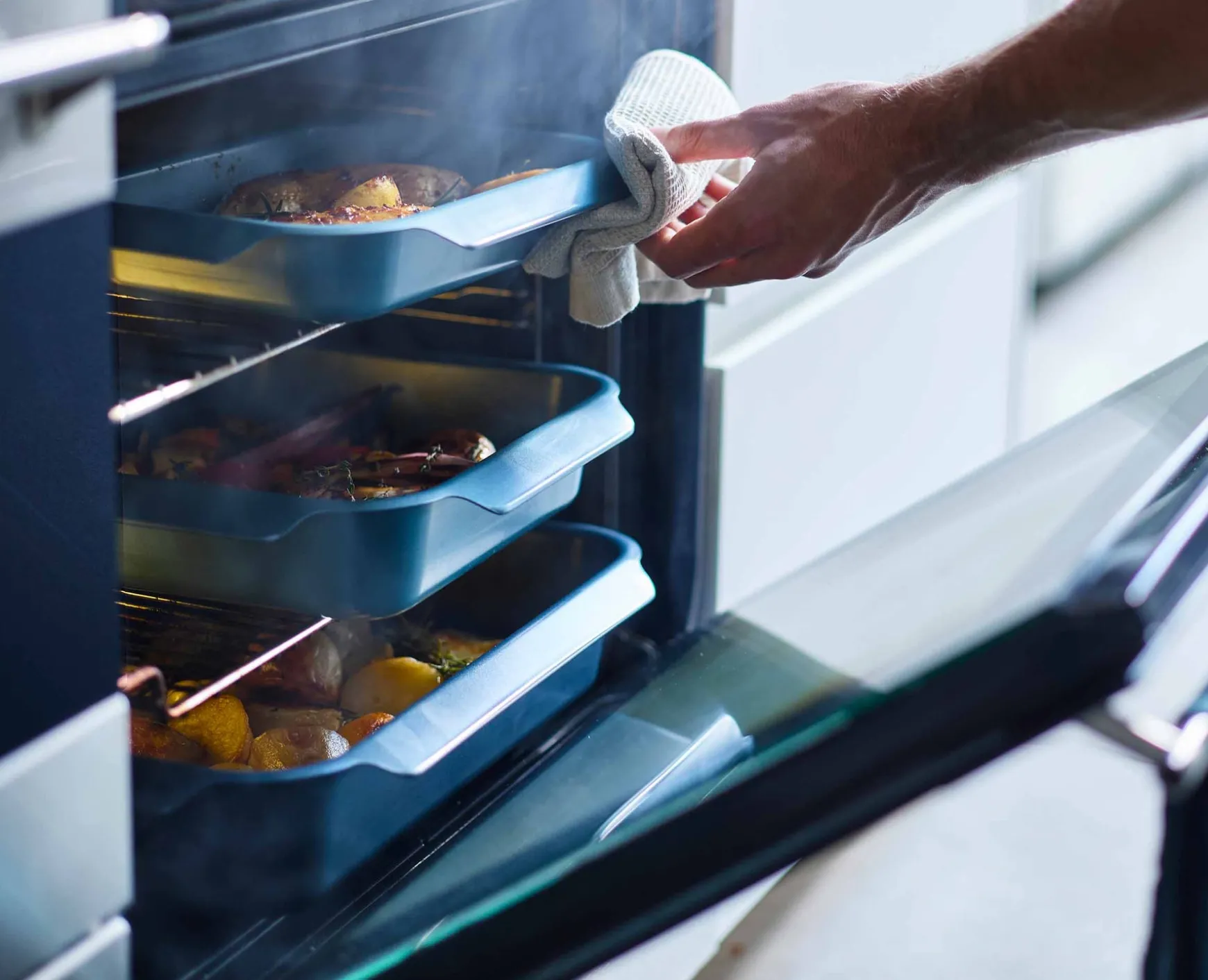 Joseph Joseph Nest™ Oven Non-stick Medium Roasting Pan- New Baking Dishes & Oven Trays