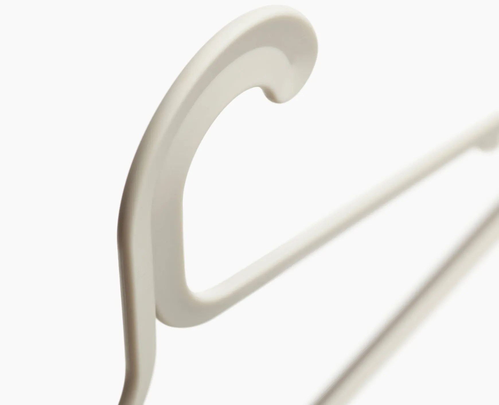 Joseph Joseph Orderly™ Set of 5 Anti-tangle Clothes Hangers- Closet Organization