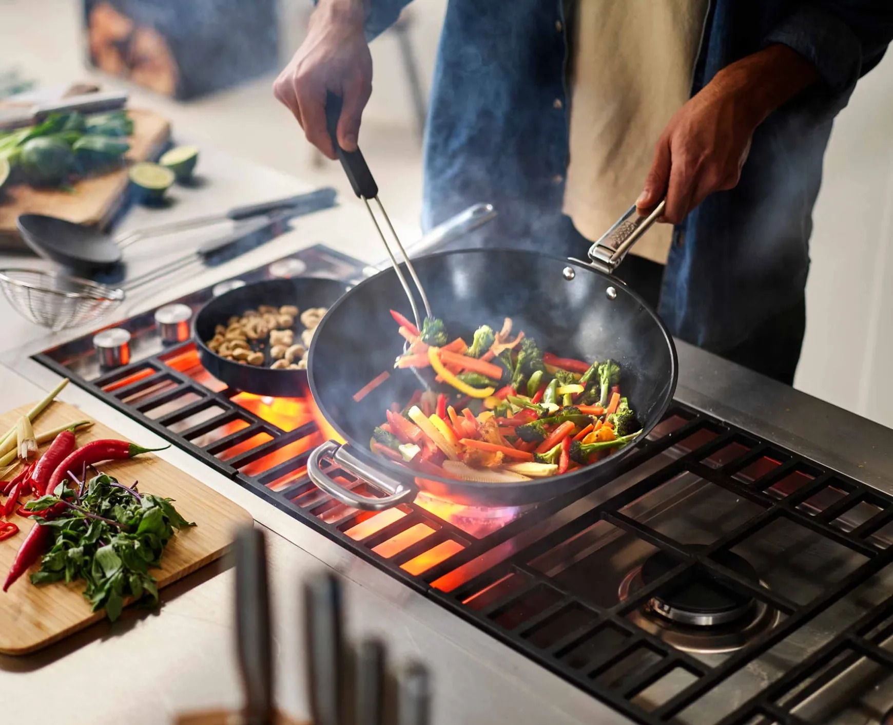 Joseph Joseph 3-piece Wok, Trivet & Utensil Set- Kitchen Utensils & Gadgets