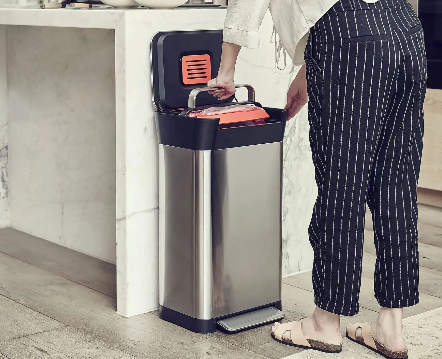Joseph Joseph Titan 30L Trash Compactor Starter Set- Trash Cans