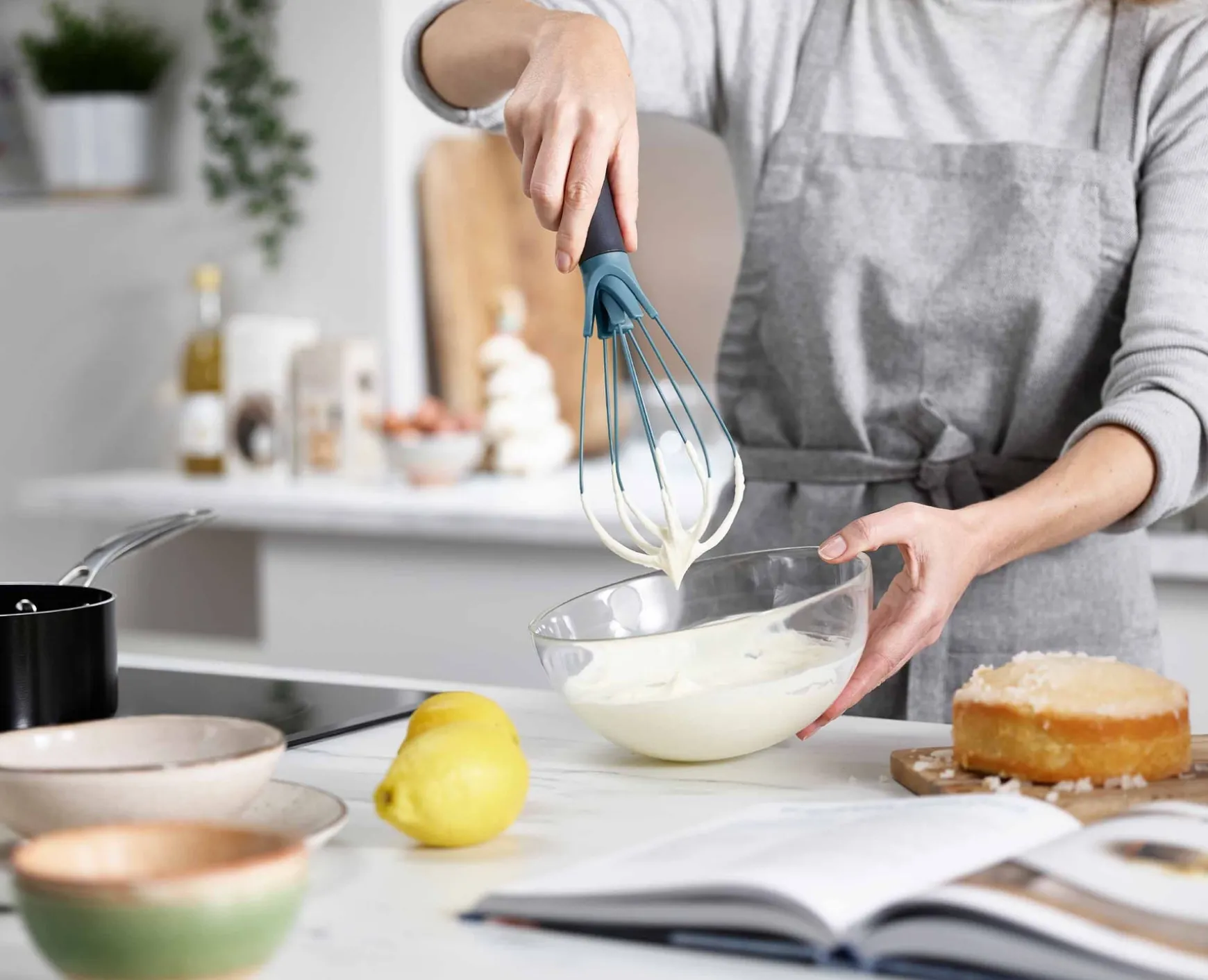 Joseph Joseph Twist™ 2-in-1 Whisk- Kitchen Utensils & Gadgets